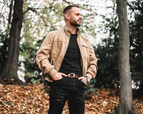 有关下落, 人, 侧身看的免费素材图片