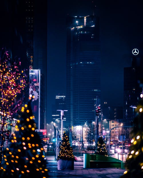 有关圣诞树, 垂直拍摄, 城市的免费素材图片