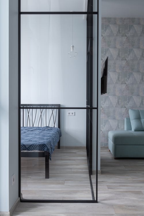 白色和蓝色床单 · 免费素材图片