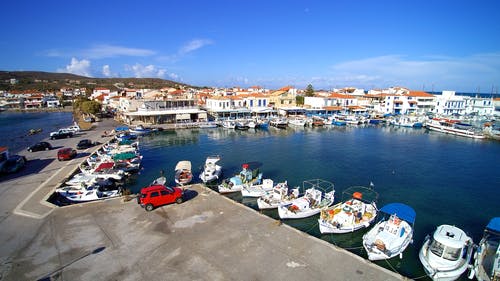 有关城鎮, 广角镜头, 水上技能的免费素材图片