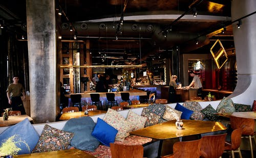 有关室内设计, 枕头, 条的免费素材图片