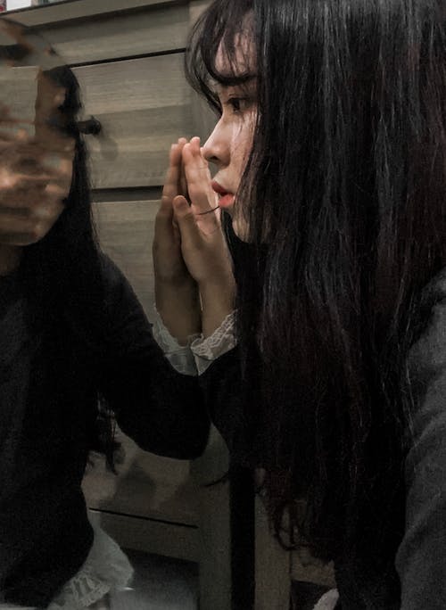 有关人, 侧面图, 伤心的免费素材图片