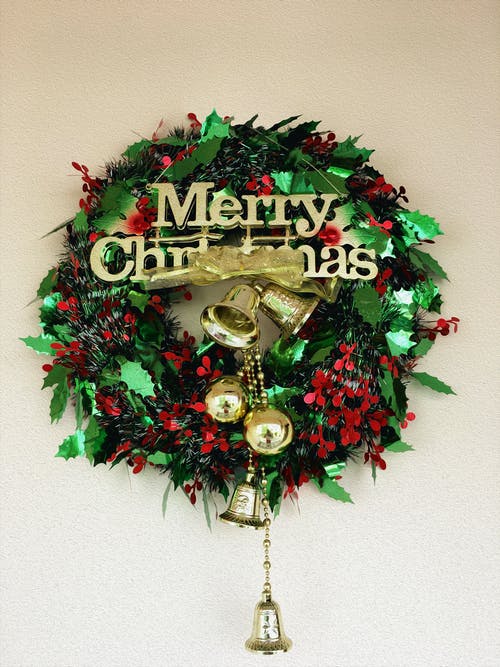 有关垂直拍摄, 耶誔球饰品, 圣诞节快乐的免费素材图片