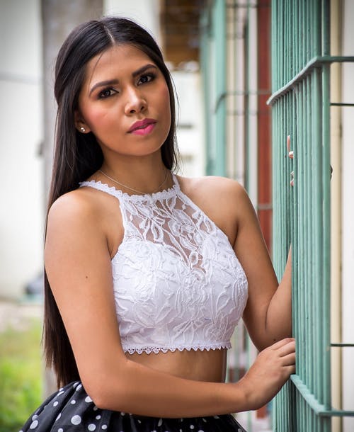 有关垂直拍摄, 女人, 小可爱的免费素材图片