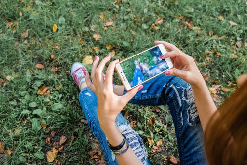 有关3C用品, 上网, 不露面的免费素材图片