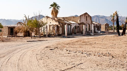 有关乾的, 土地, 废弃的房子的免费素材图片