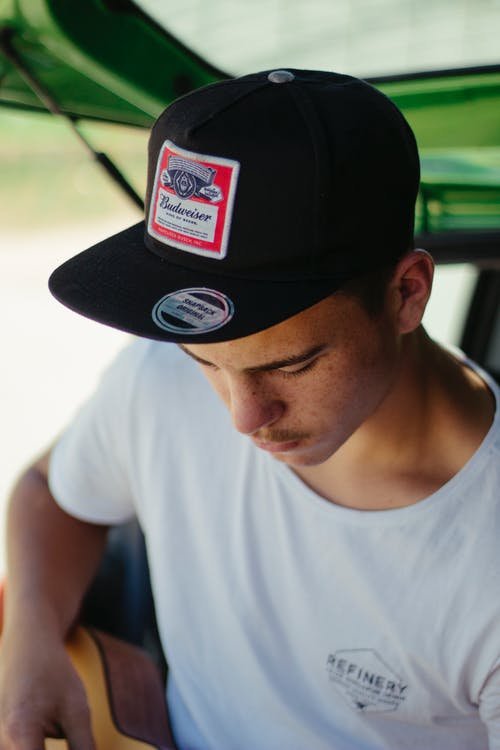 有关T恤, 人, 仪器的的免费素材图片