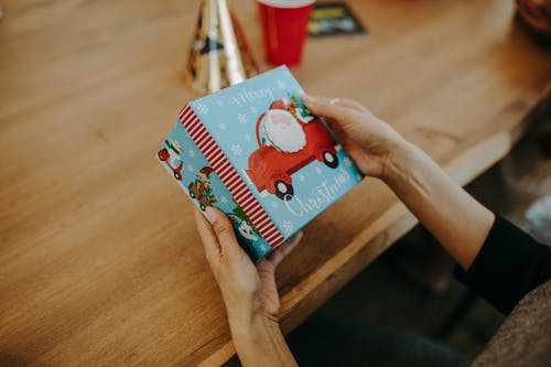 有关在家, 室内, 手的免费素材图片