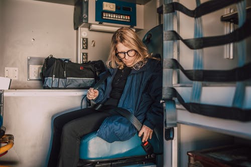 有关emt, 女人, 安全带的免费素材图片