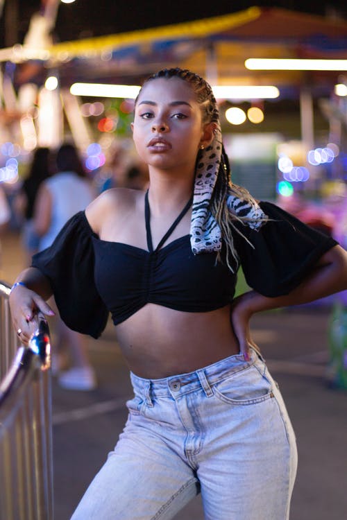 有关中空装, 垂直拍摄, 女人的免费素材图片