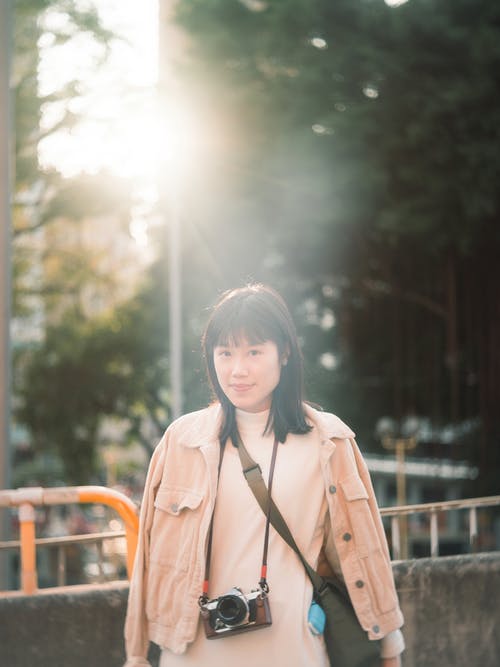 有关垂直拍摄, 夹克, 拍照片的免费素材图片