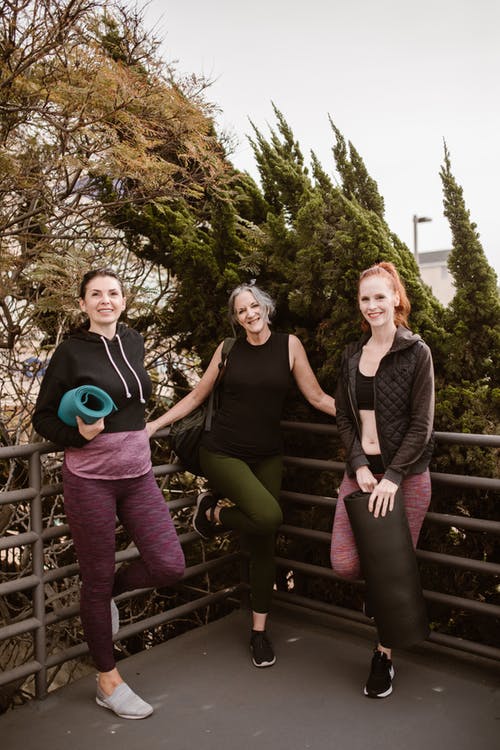 有关倚, 垂直拍摄, 女性的免费素材图片