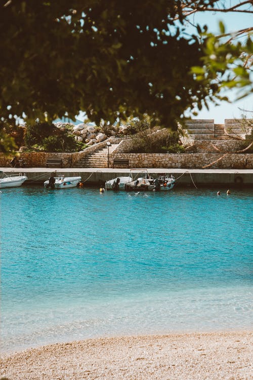 有关停泊, 垂直拍摄, 水上技能的免费素材图片