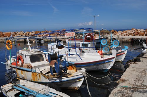 有关停泊, 拖网渔船, 水上技能的免费素材图片