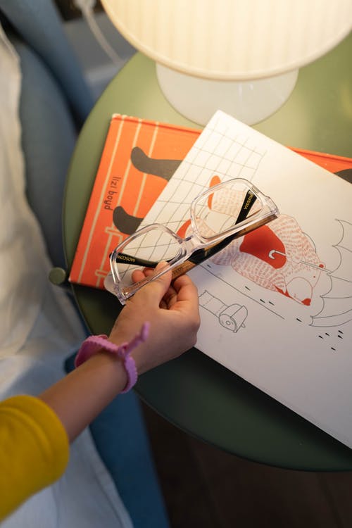 有关垂直拍摄, 手, 握住的免费素材图片