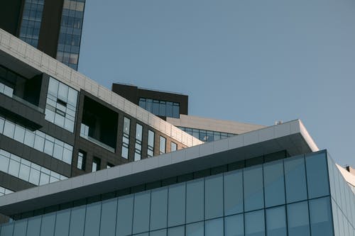 有关不动产, 从下面, 低角度的免费素材图片