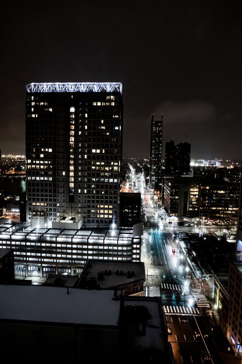 有关垂直拍摄, 城市, 城市的灯光的免费素材图片