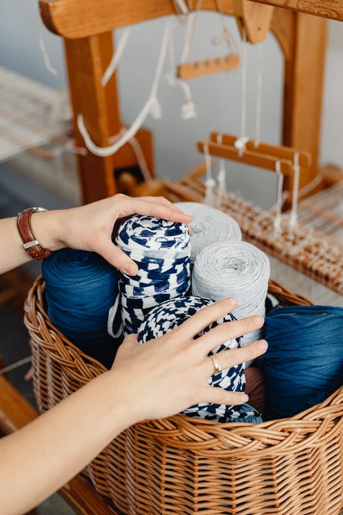 有关垂直拍摄, 室内, 手的免费素材图片