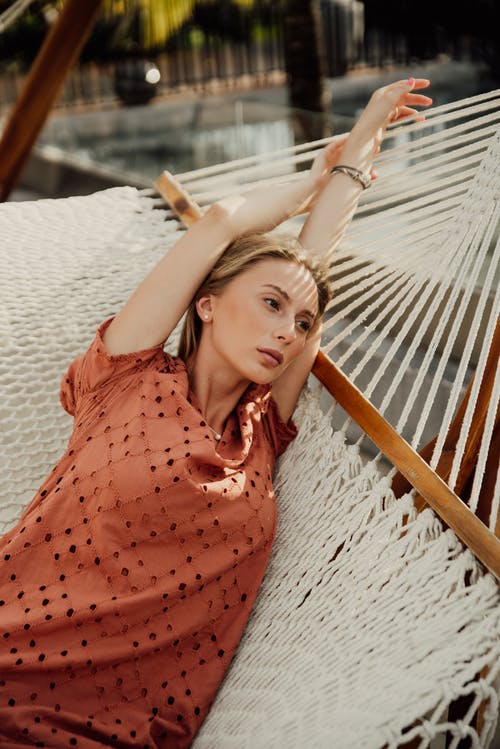 有关休息, 吊床, 女人的免费素材图片