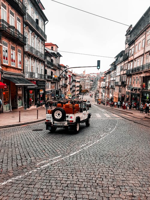 有关交通系统, 吉普车, 城市的免费素材图片