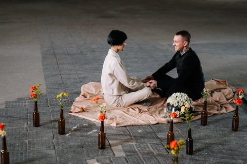 有关一束花, 人, 区别的免费素材图片