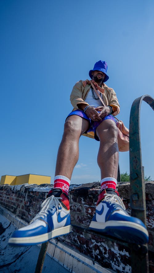 有关人, 休閒, 低角度拍攝的免费素材图片