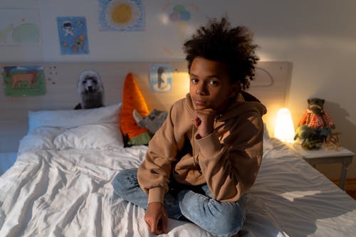 有关在家, 坐, 室內的免费素材图片