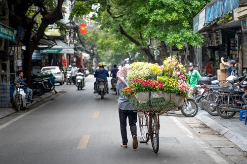 有关一束鲜花, 戶外, 街边小贩的免费素材图片