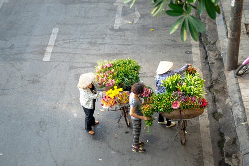 有关一束鲜花, 戶外, 街边小贩的免费素材图片