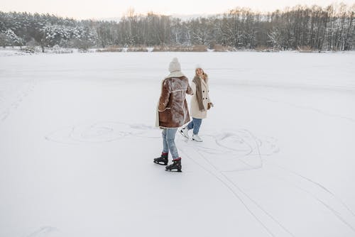 有关一對, 冬季, 戶外的免费素材图片