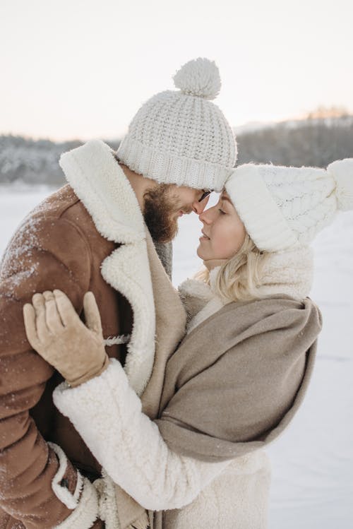 有关一對, 冬季, 垂直拍摄的免费素材图片