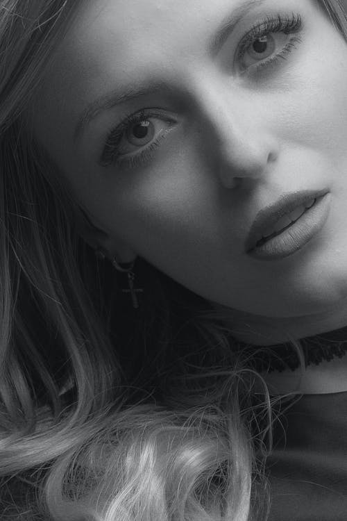 有关單色, 垂直拍摄, 大頭貼的免费素材图片