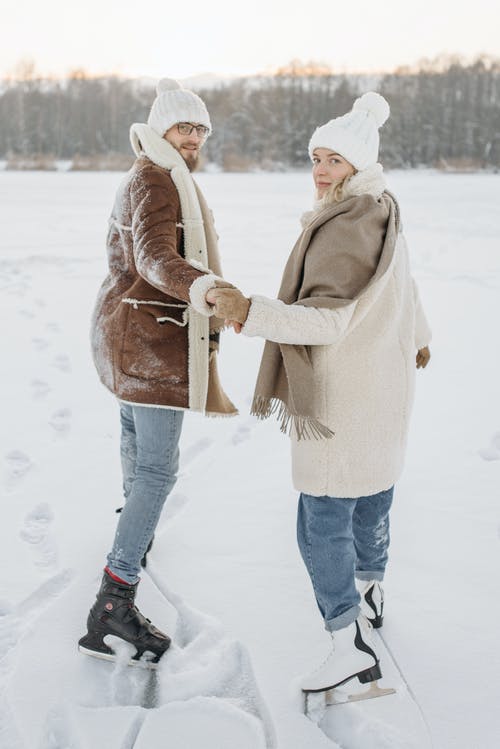 有关一對, 冬季, 垂直拍摄的免费素材图片