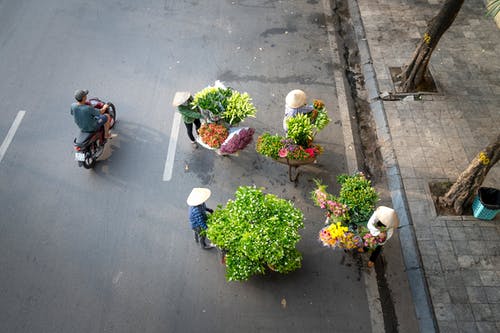 有关一束鲜花, 戶外, 街边小贩的免费素材图片