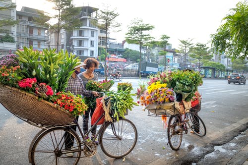 有关一束鲜花, 戶外, 街边小贩的免费素材图片