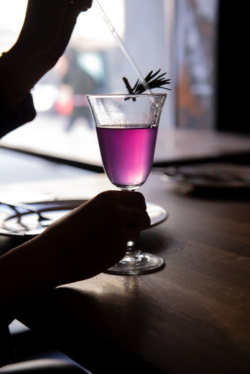 有关喝, 垂直拍摄, 手的免费素材图片