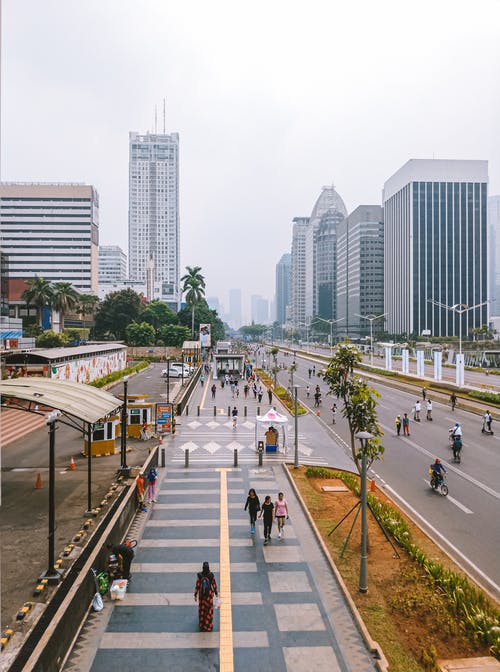 有关人, 人行道, 小街的免费素材图片