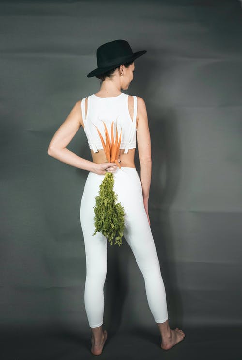 有关垂直拍摄, 女人, 室內的免费素材图片