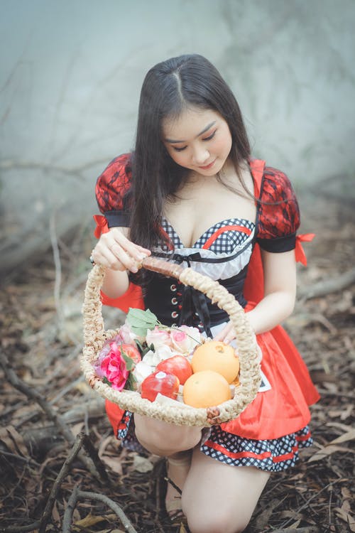 有关可愛, 坐, 女士的免费素材图片