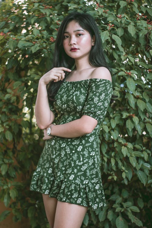 有关人, 咖啡色頭髮的女人, 垂直拍摄的免费素材图片