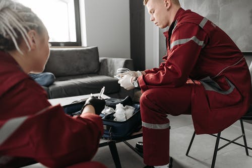 有关emt, 医生, 医疗保健专业人员的免费素材图片