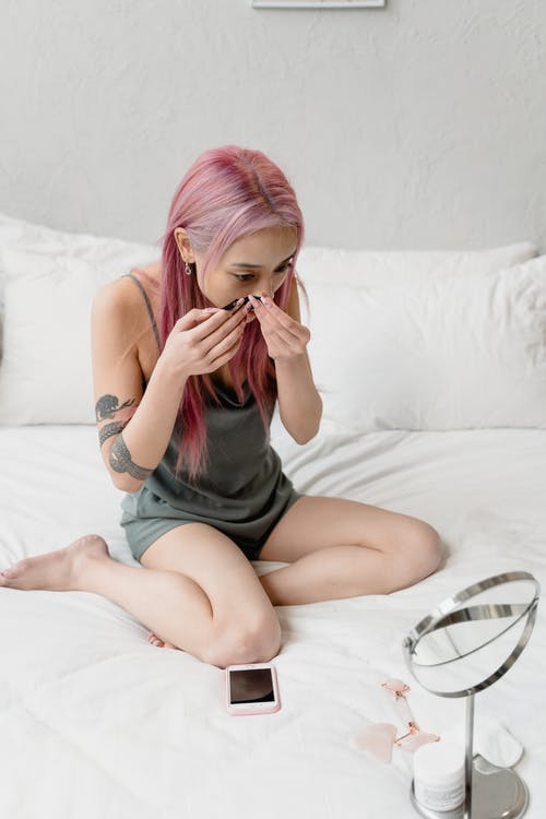 有关坐, 垂直的, 女人的免费素材图片