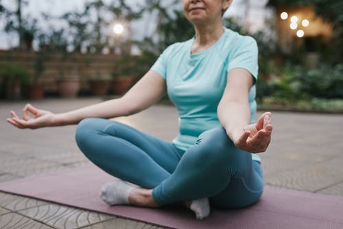 有关padmasana, 人物, 休閒的免费素材图片