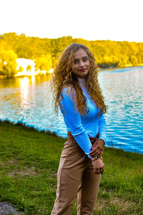 有关人, 垂直拍摄, 女人的免费素材图片