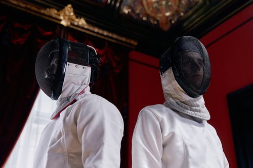 有关击剑面罩, 剑客, 护头的免费素材图片