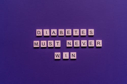 有关拼字游戏瓷砖, 糖尿病绝不能获胜, 紫色背景的免费素材图片