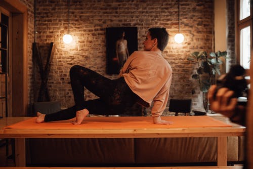 有关伸展, 位置, 侧板姿势的免费素材图片