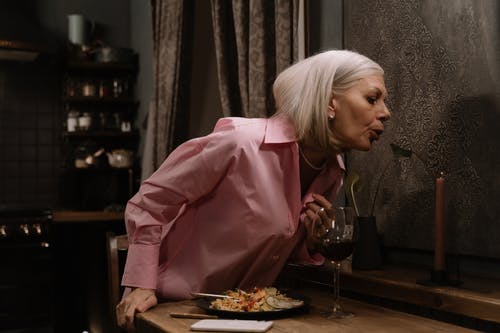 有关吹, 在家, 女人的免费素材图片