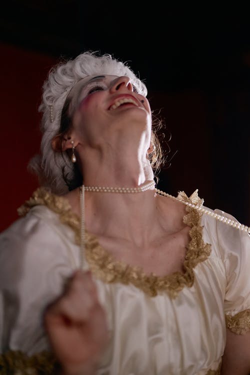 有关人, 向上看, 垂直拍摄的免费素材图片