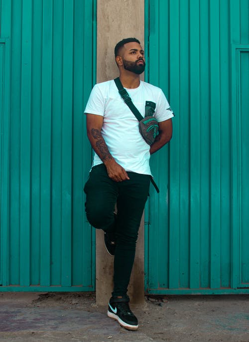 有关人, 倚, 吊帶包的免费素材图片